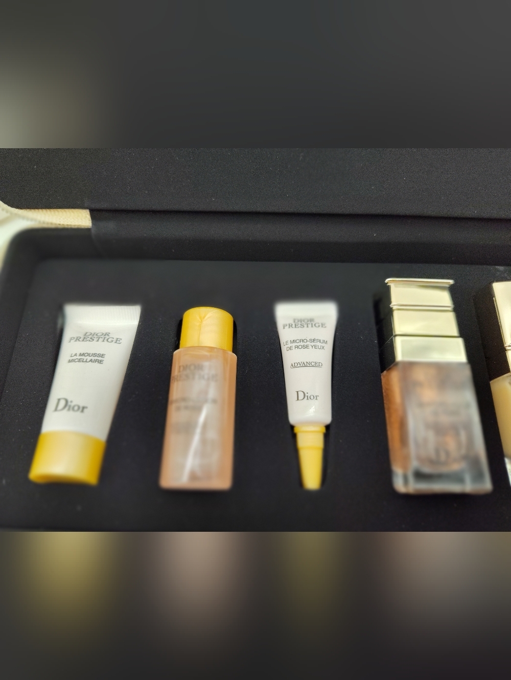 DIOR Prestige Skincare Coffret Set Hard Case Gold Zipper Beauty  Gift Mini Set - Picture 8 of 12
